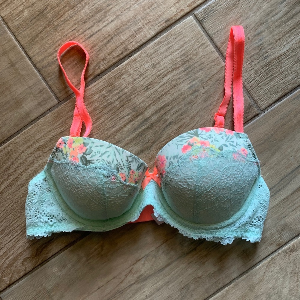 Victoria's Secret mint floral lace underwire bra